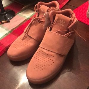 Cute tubular ortholite adidas shoes!!!! NEVER WARN